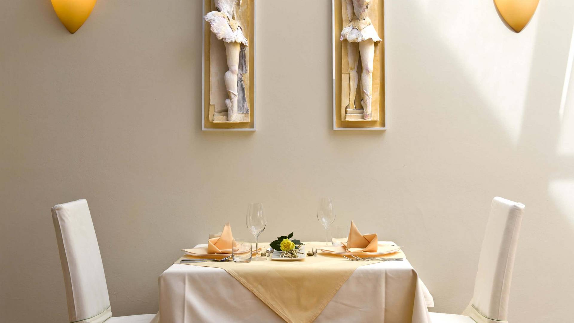 Stilvoll, hell & gemütlich – der Speisesaal im Hotel Spitaler